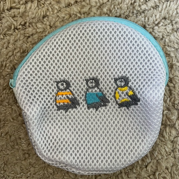 Mesh Laundry Pouch - Penguin Design - Picture 1 of 4